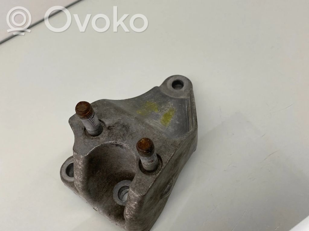 Ford Fiesta Engine mounting bracket 