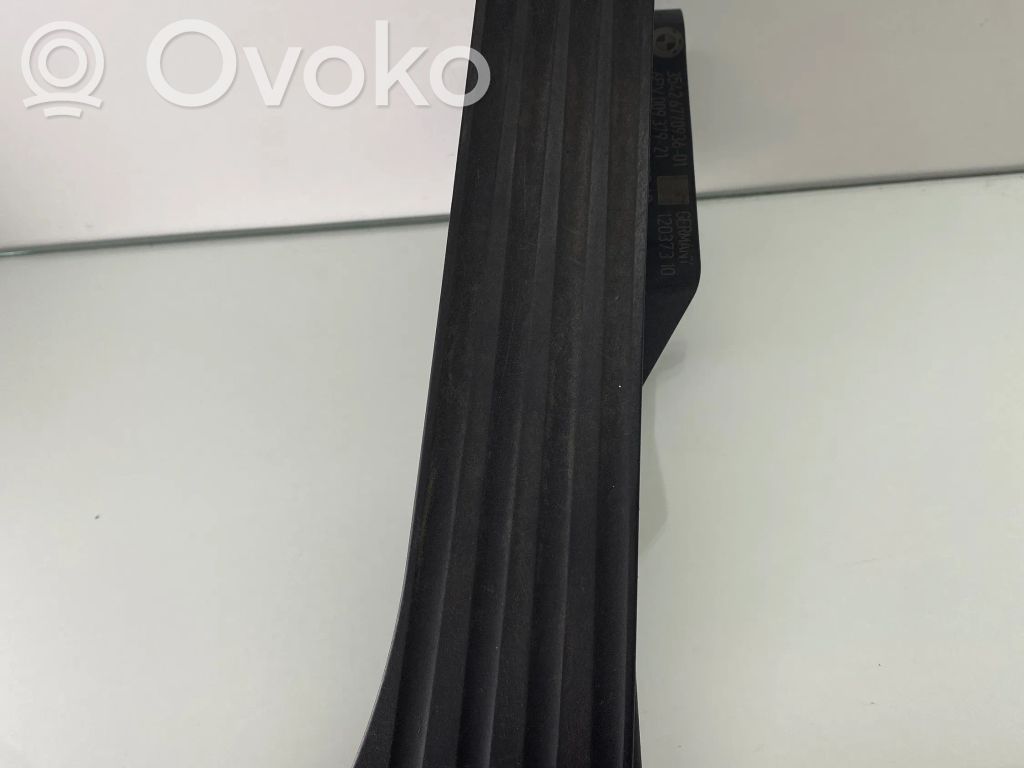 Akceleratoriaus pedalas   6770936,12037310,6PV00937921,35426770936,35426786588,35426789528,35426793743,35426853175,6786588,6789528,6793743
