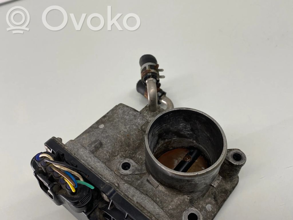 Toyota Corolla E120 E130 Droseļvārsts 