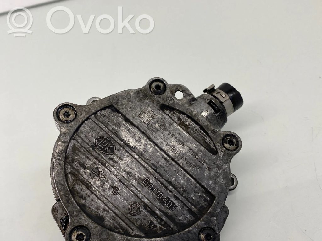 Audi A6 S6 C6 4F Vacuum pump 