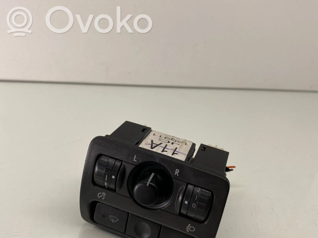Subaru Legacy Wing mirror control module 