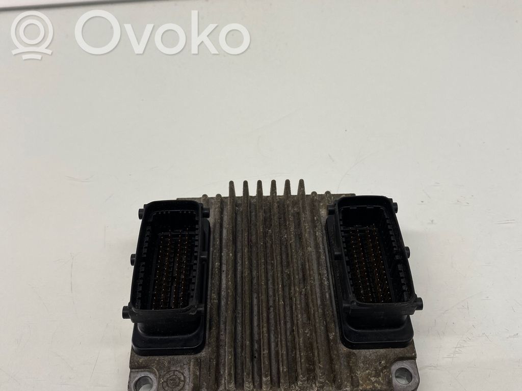Opel Zafira B Engine control unit/module 