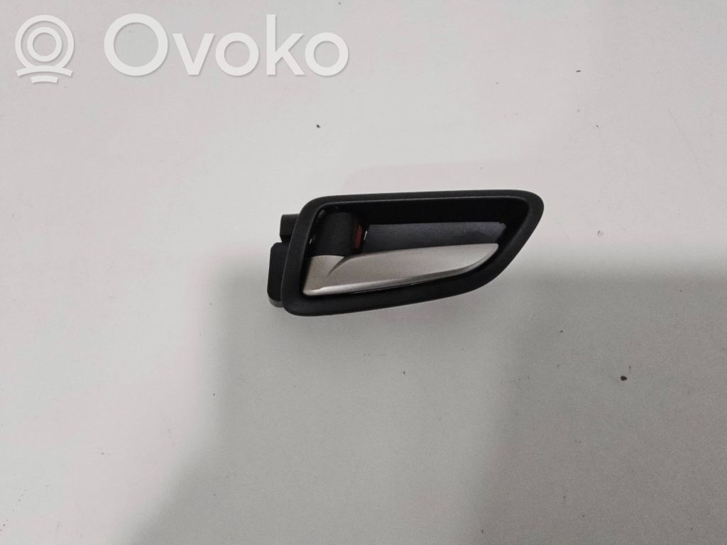 Front door interior handle   U8320