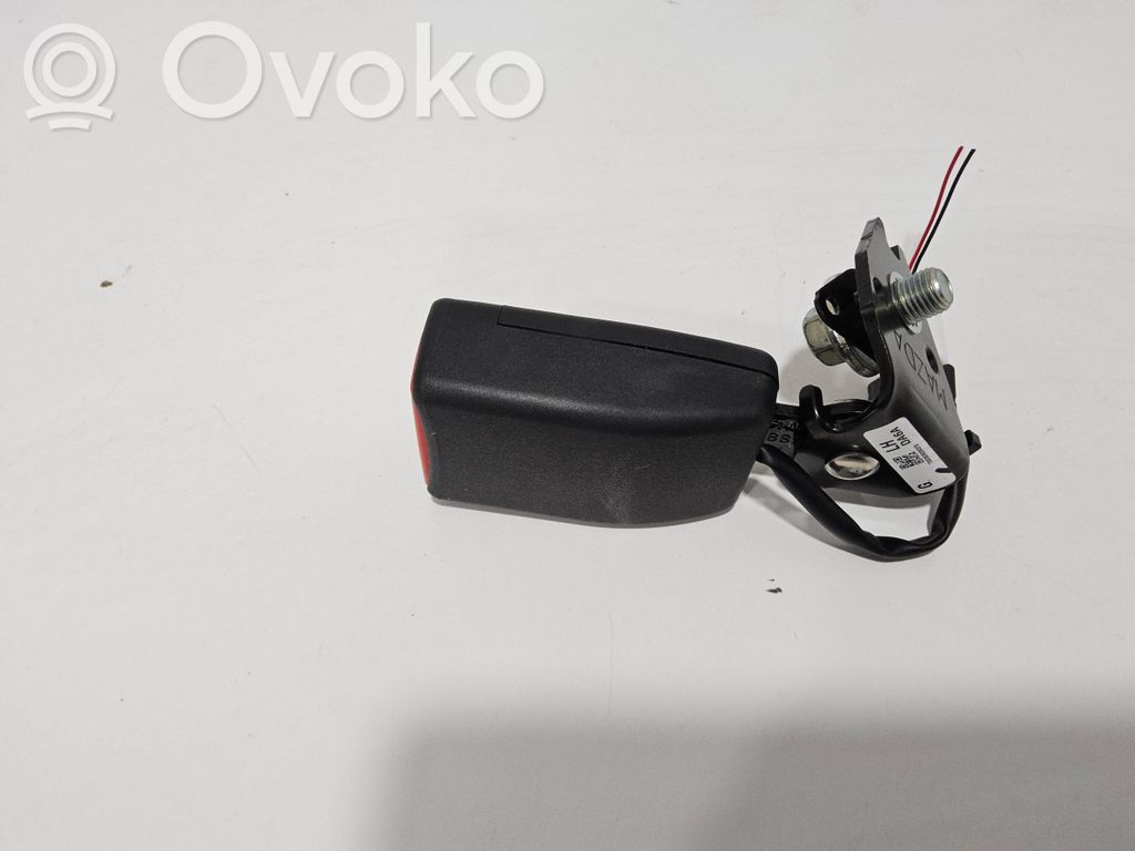 Mazda 2 Rear seatbelt buckle 