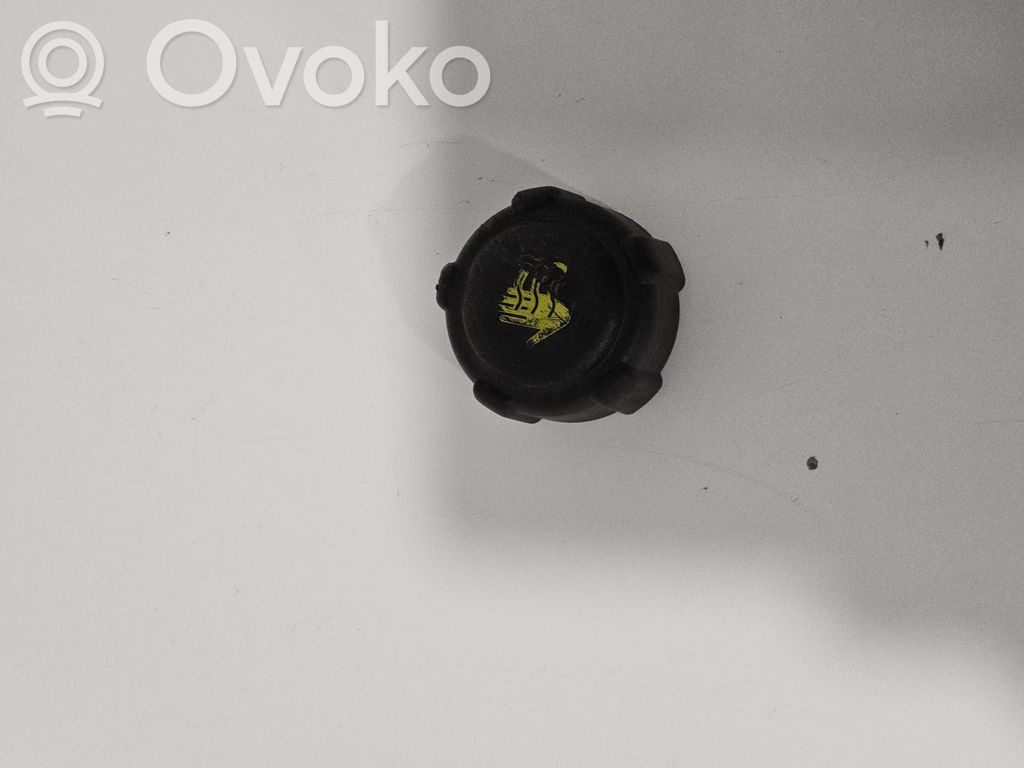 Korek zbiornika wyrównawczego chłodziwa   8200048024