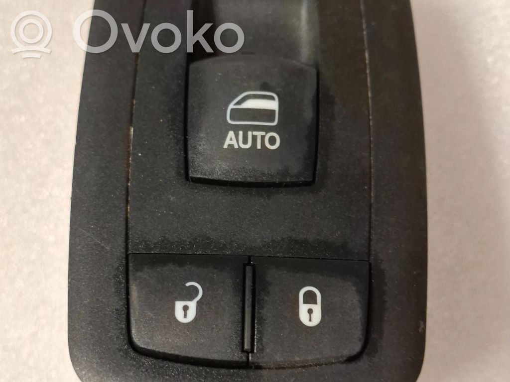 Electric window control switch   68183751AB,10102439