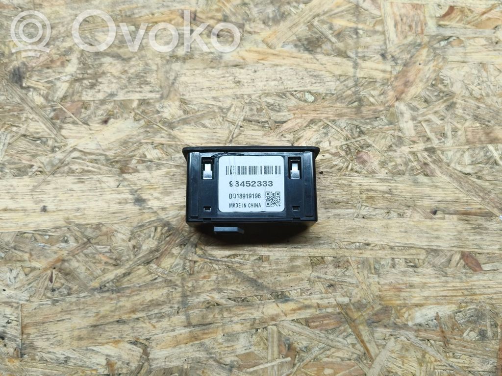 Opel Vivaro Enchufe conector USB 