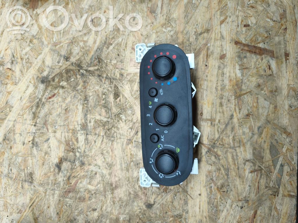 Opel Vivaro Climate control unit 