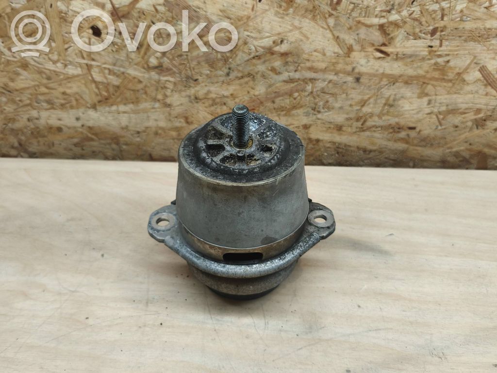 Porsche Cayenne (92A) Engine mount bracket 
