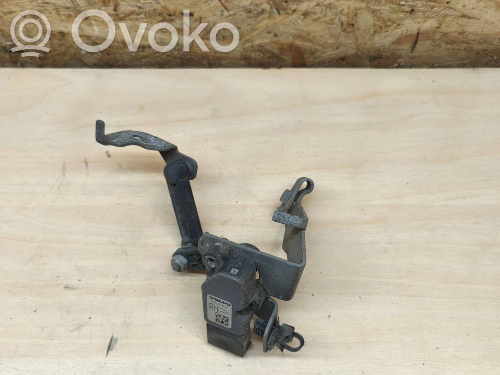Volvo S90, V90 Czujnik poziomowania świateł osi przedniej 