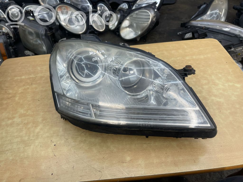 Mercedes-Benz ML W164 Lampa przednia 