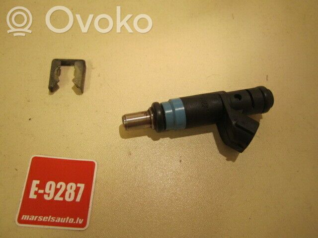 Audi A4 S4 B6 8E 8H Wtryskiwacz paliwa 
