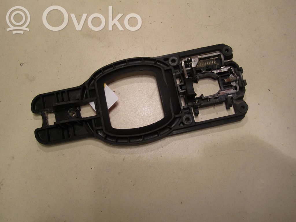 Manecilla externa puerta delantera   8Z0839886A