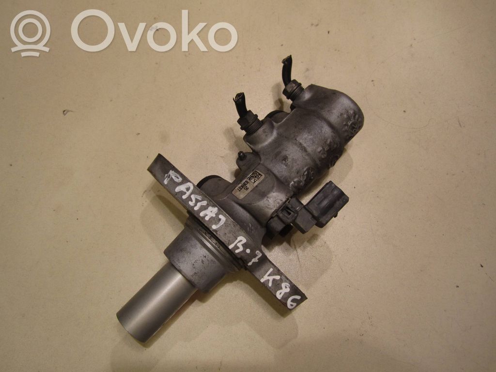Volkswagen PASSAT B7 Główny cylinder hamulca 