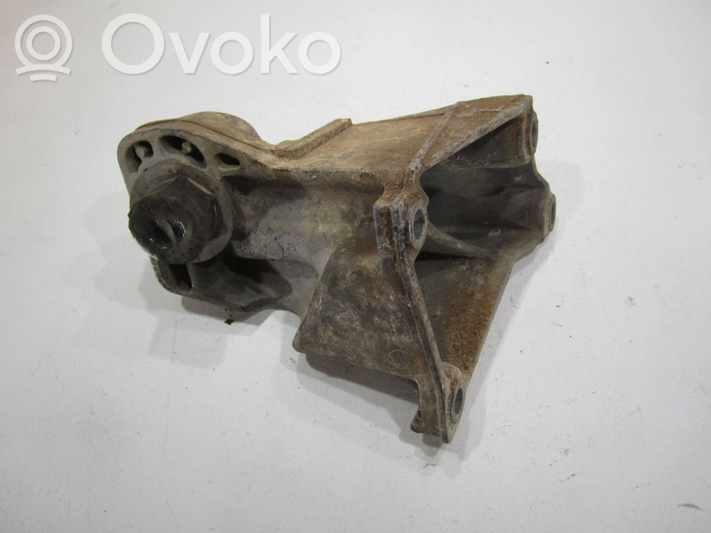 Audi 80 90 S2 B4 Engine mounting bracket 