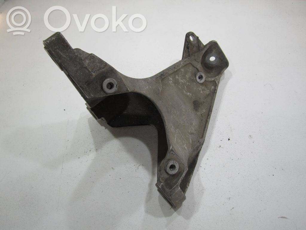 Audi A4 S4 B6 8E 8H Engine mounting bracket 