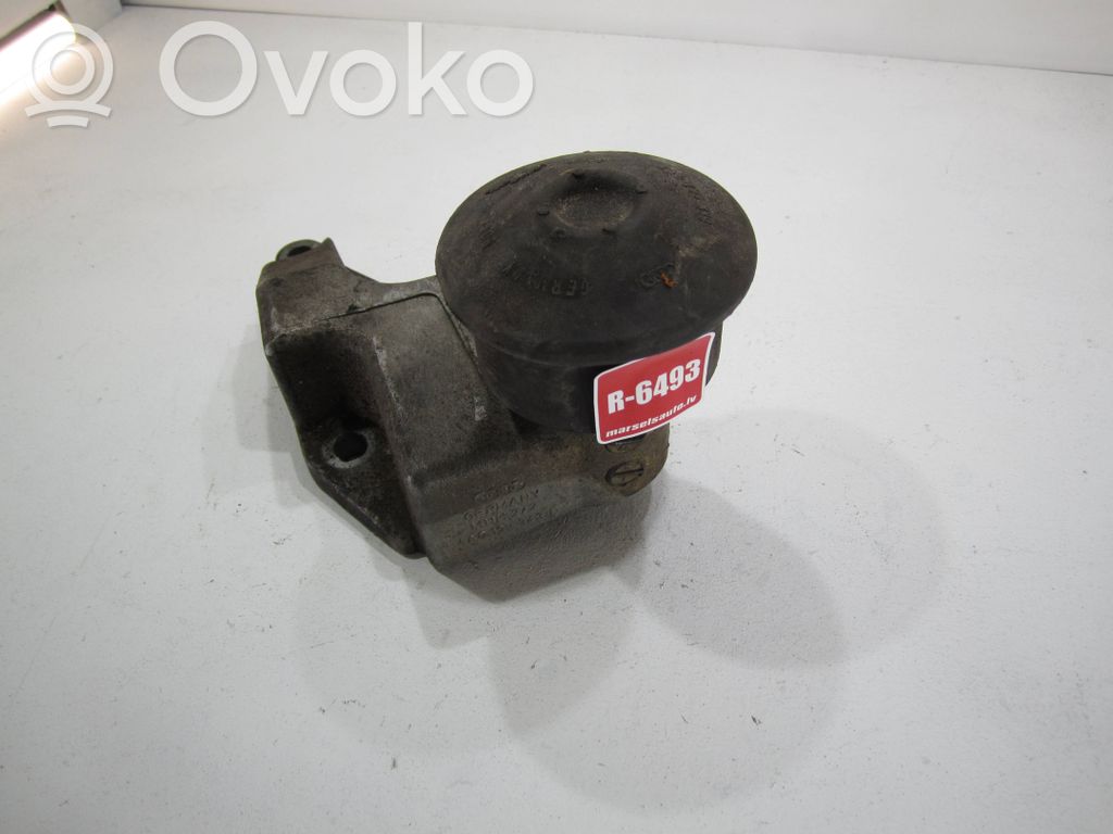 Audi 100 S4 C4 Engine mounting bracket 