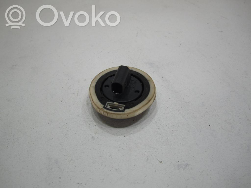 Volkswagen Golf VI Airbag deployment crash/impact sensor 
