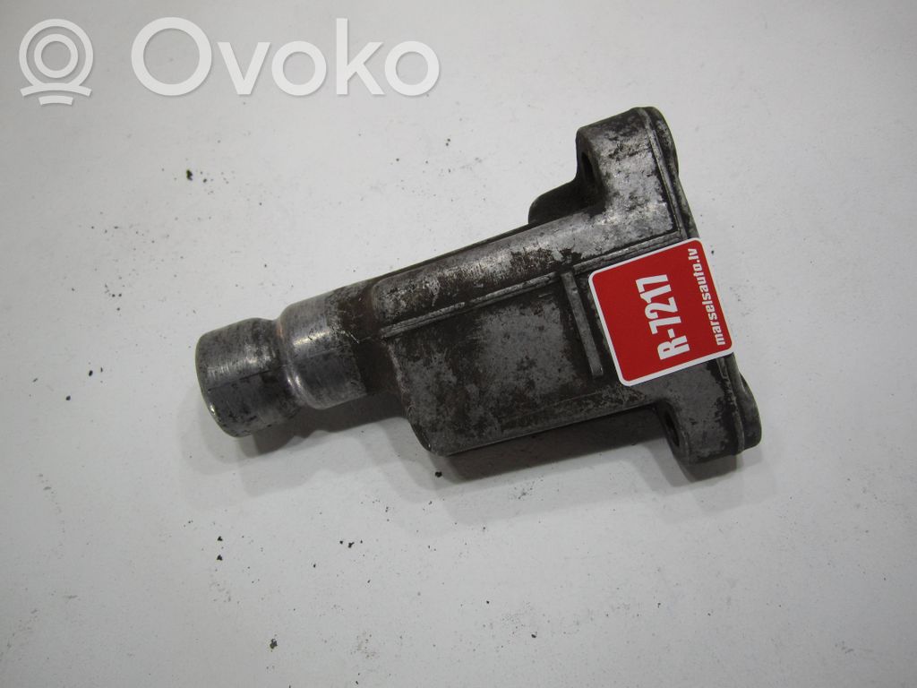 Audi 80 90 S2 B4 Engine mount bracket 