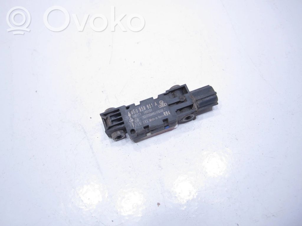 Audi A4 S4 B7 8E 8H Turvatyynyn törmäysanturi 