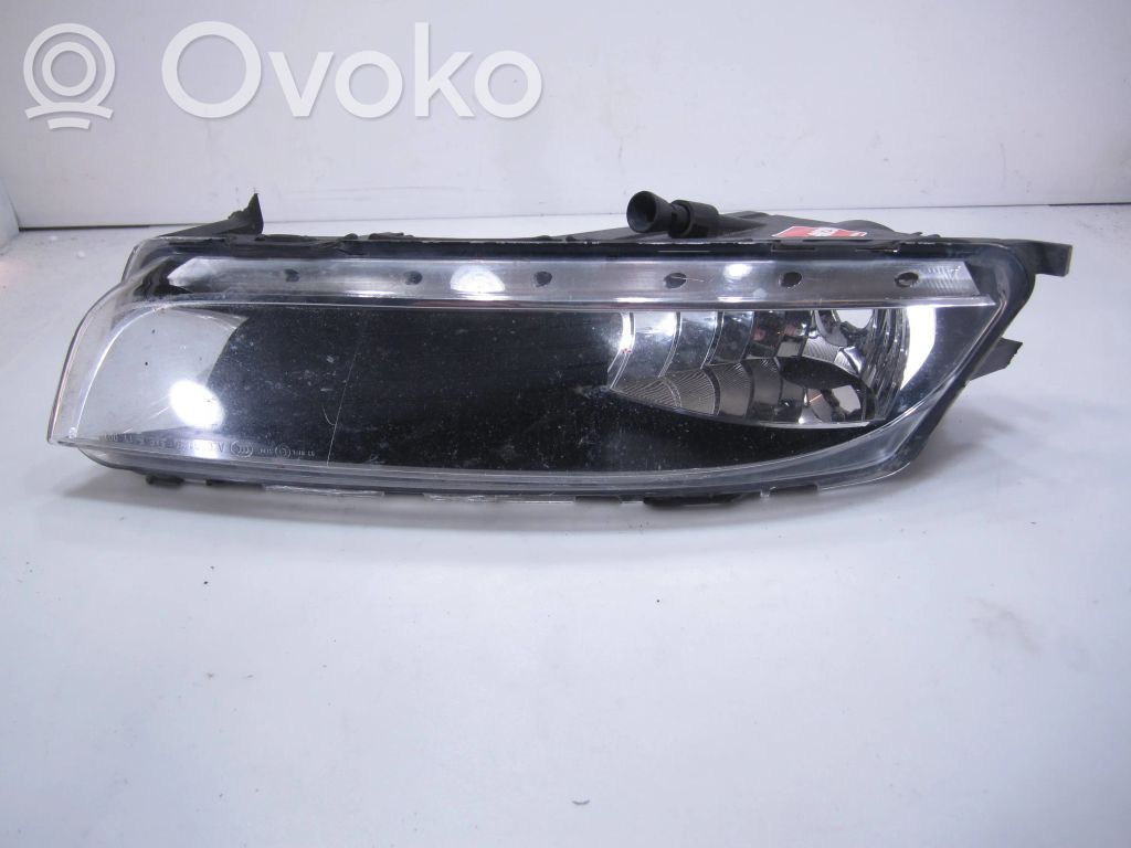 Volkswagen PASSAT CC Front fog light 