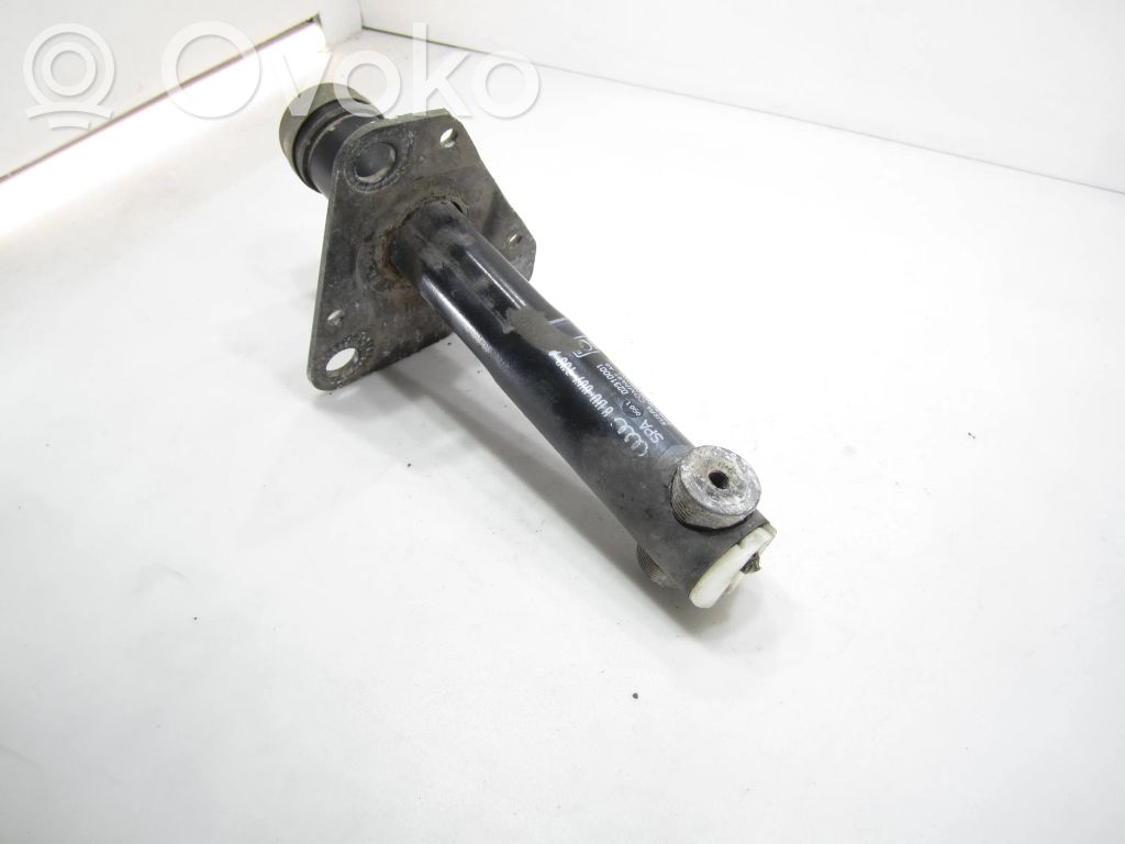 Front bumper mounting bracket   8D0807133A,02310001
