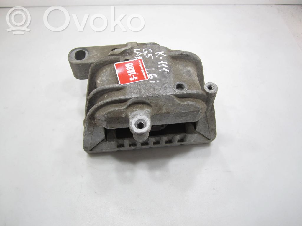 Volkswagen Golf V Engine mount bracket 