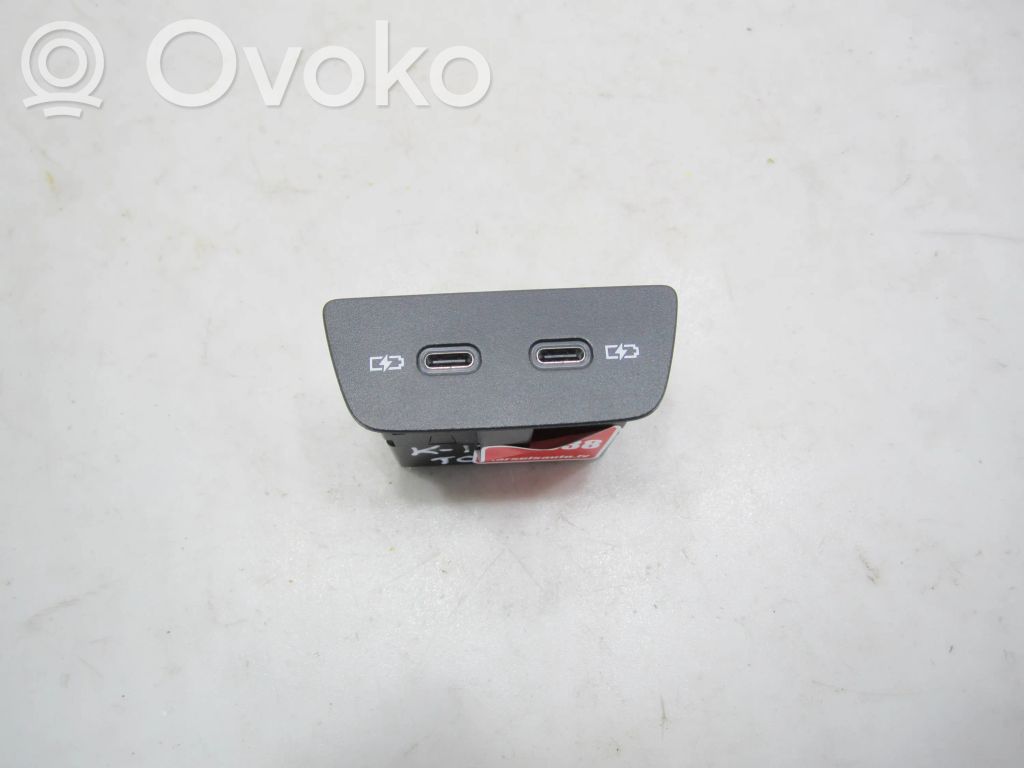 Volkswagen T-Cross USB-pistokeliitin 
