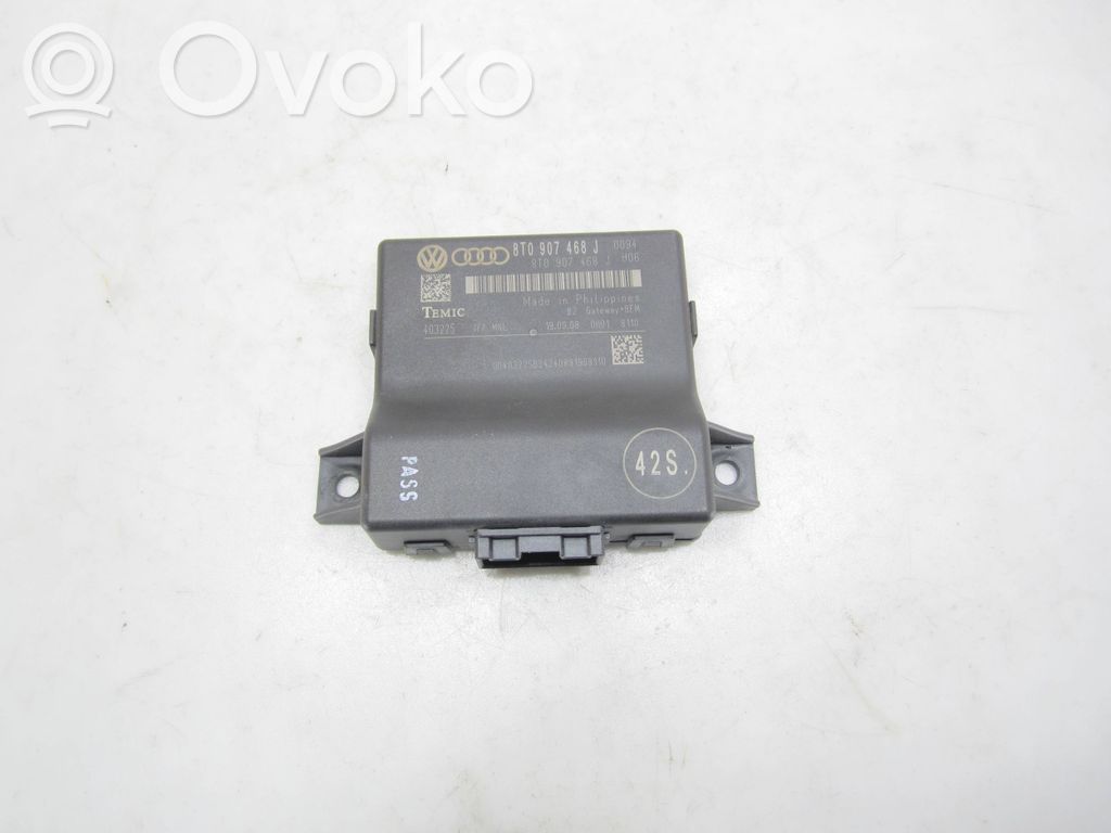 Audi A5 8T 8F Gateway control module 