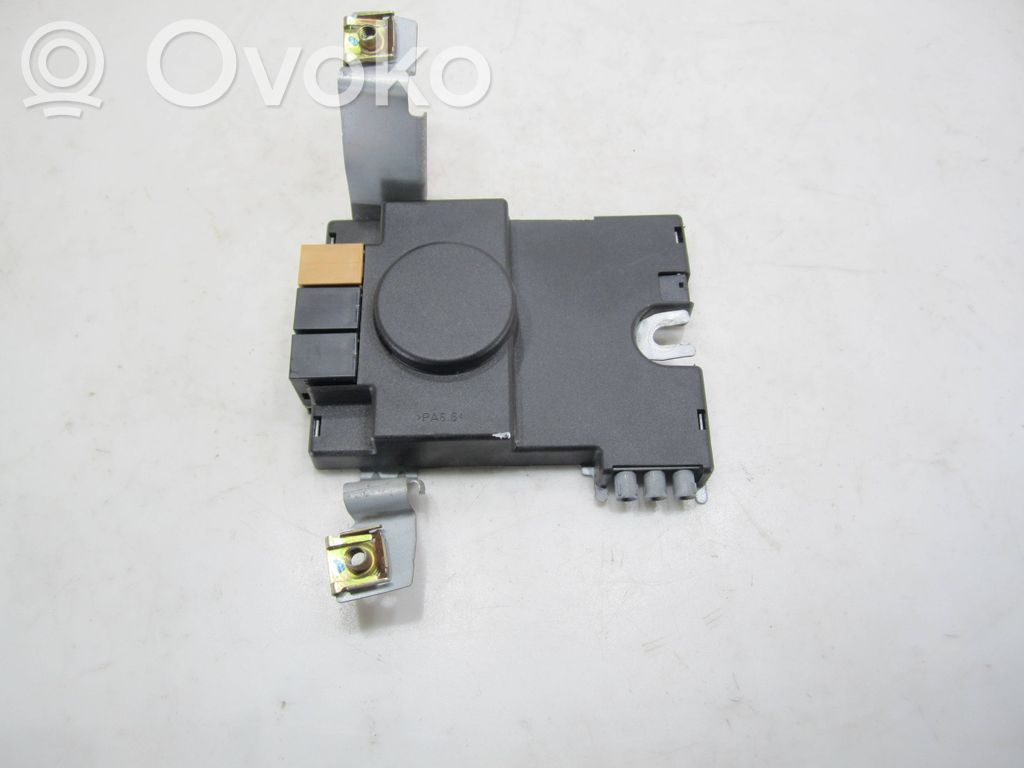 Audi A3 S3 8P Amplificatore antenna 