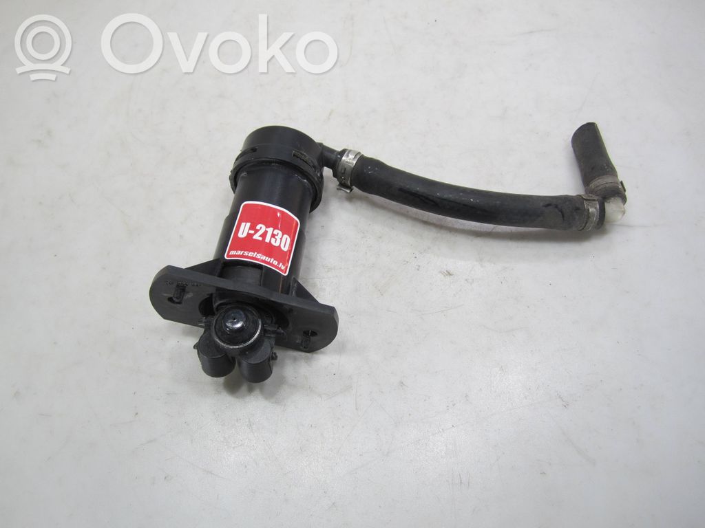 Audi A6 S6 C6 4F Dysza spryskiwacza lampy przedniej 
