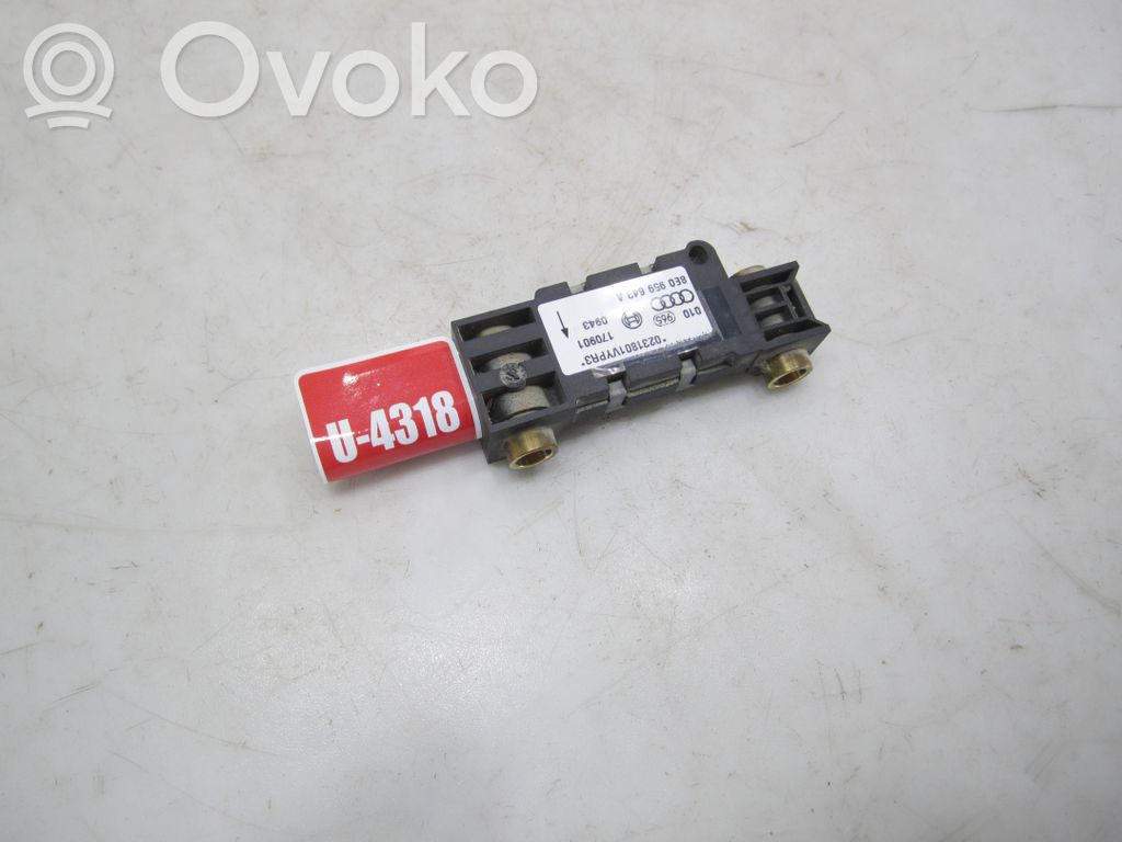 Audi A4 S4 B6 8E 8H Czujnik uderzenia Airbag 