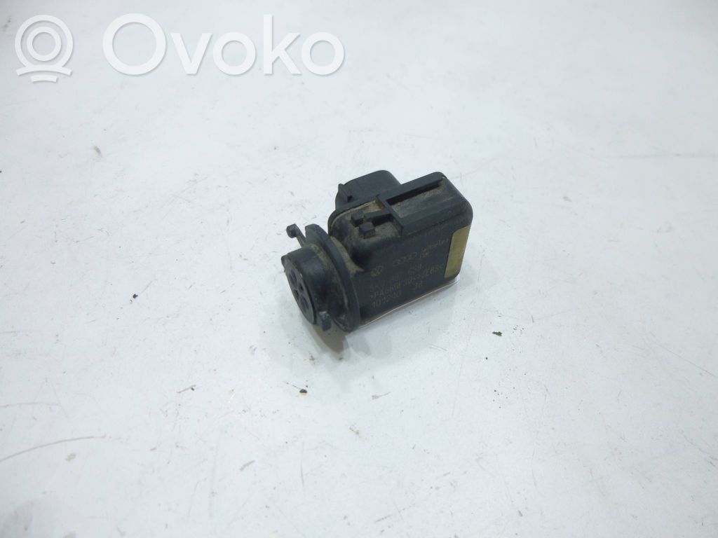 Volkswagen PASSAT B7 Oro kokybės daviklis 