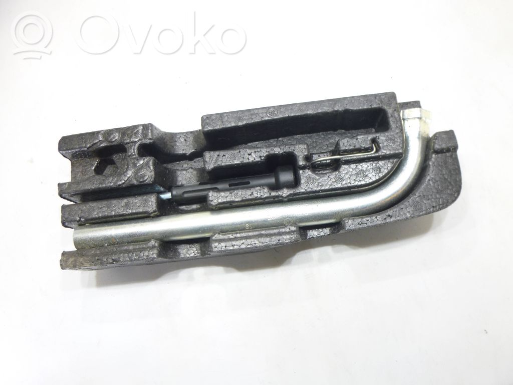 Volkswagen Caddy Tool set 