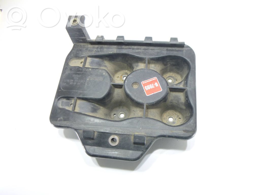 Volkswagen Golf IV Battery tray 