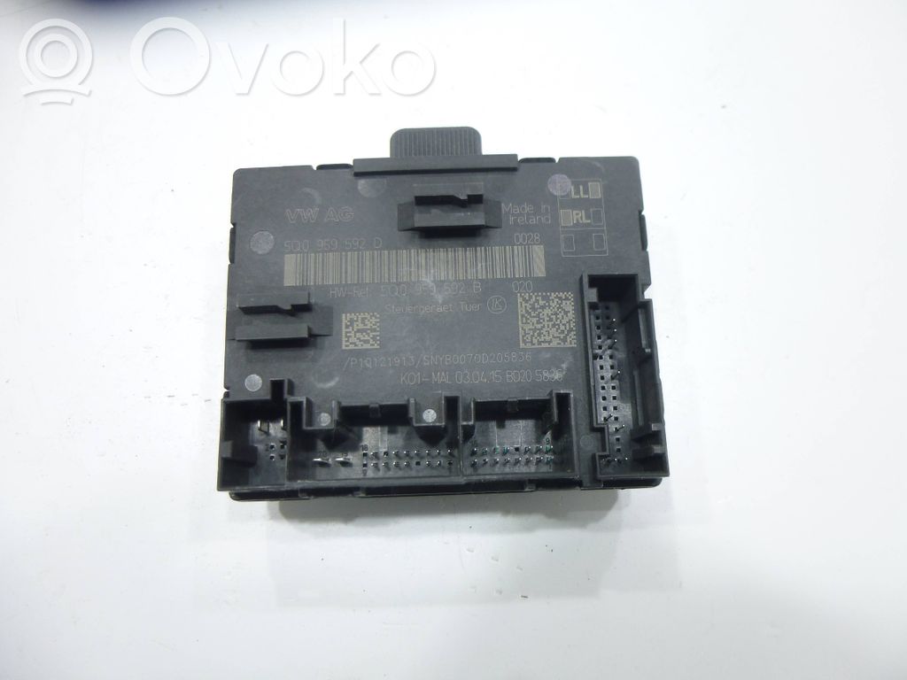 Volkswagen PASSAT B8 Door control unit/module 