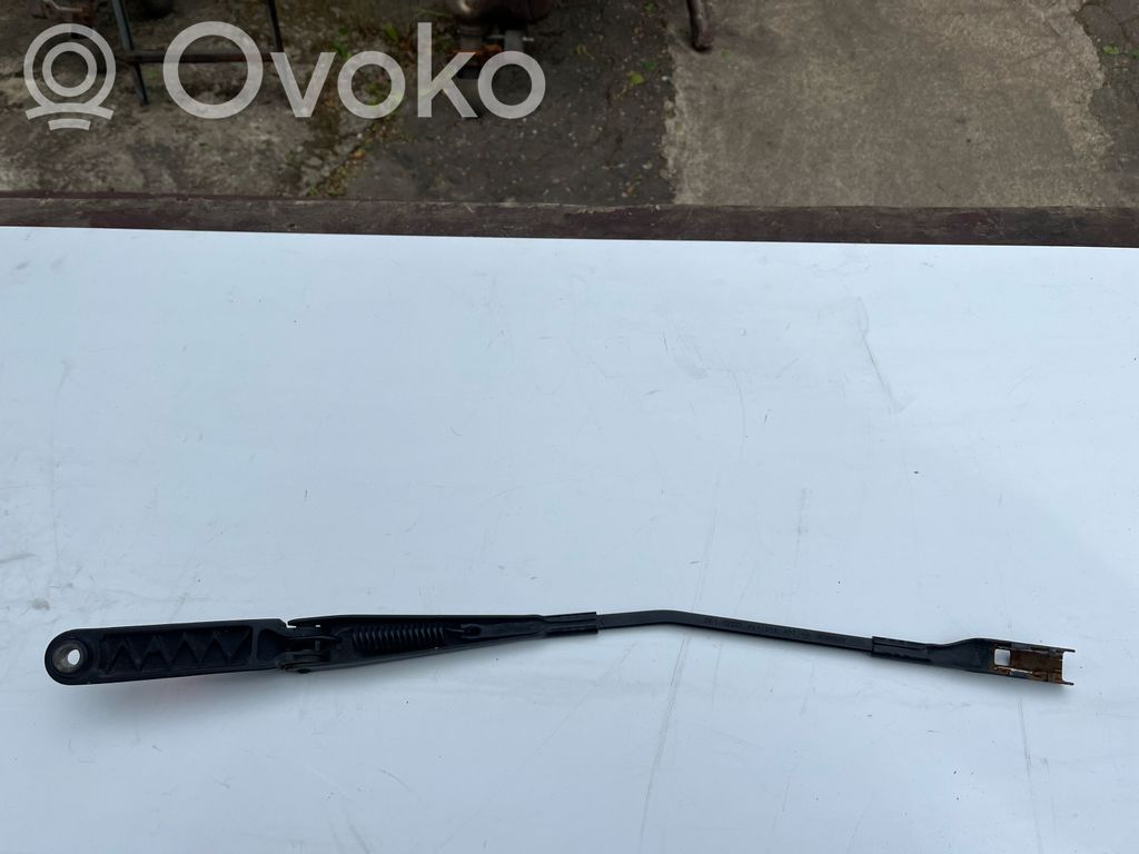 Audi A1 Front wiper blade arm 