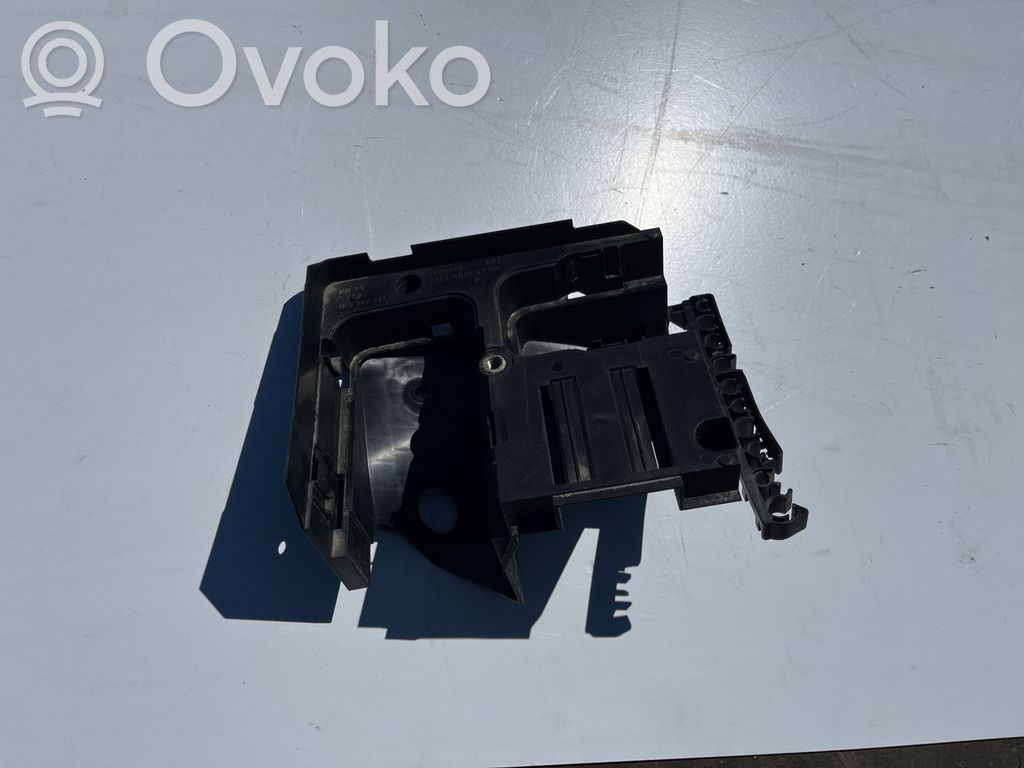 Volkswagen Caddy Dangtelis saugiklių dėžės 