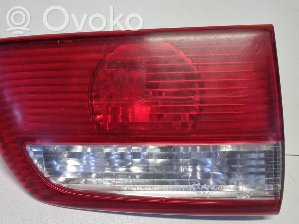 Tailgate rear/tail lights   P0662