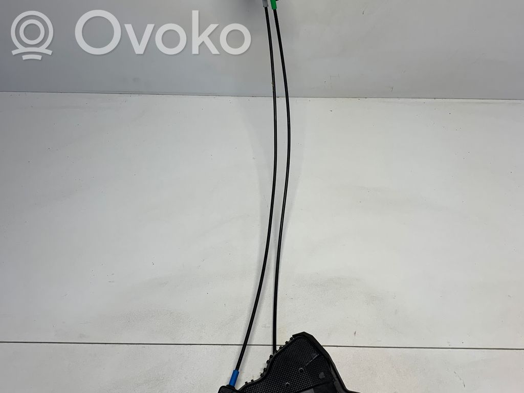 Toyota Avensis T250 Front door lock 