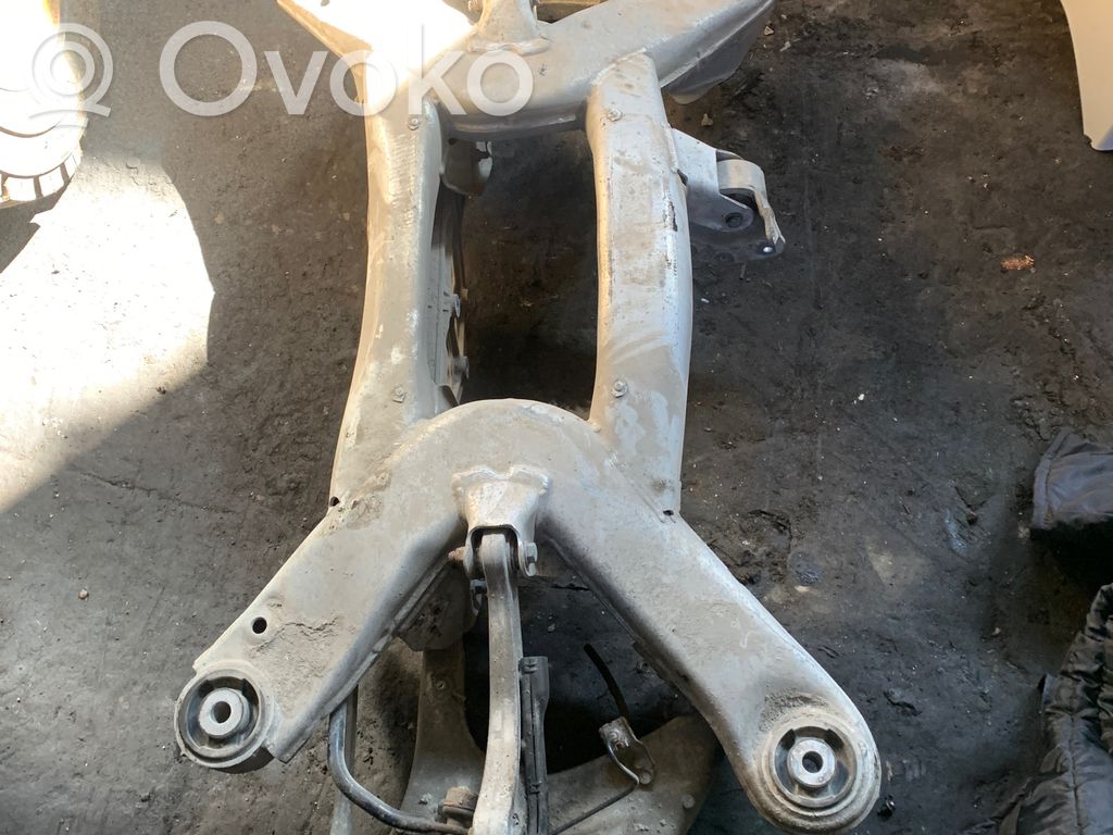 Audi A8 S8 D3 4E Galinis traversas 