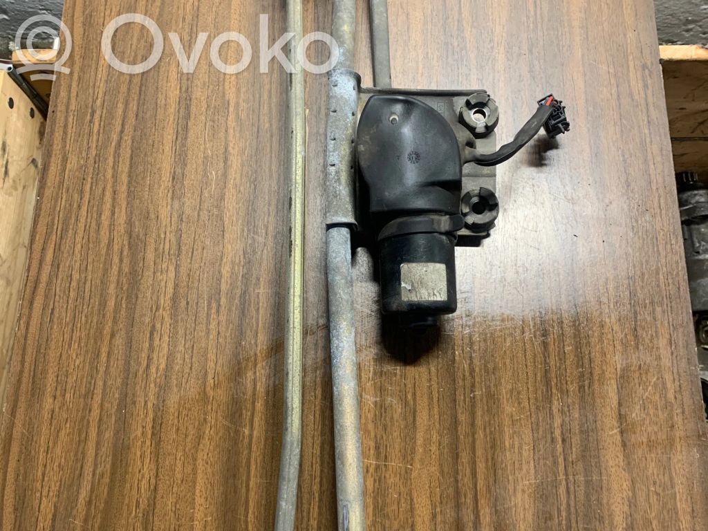 Saab 9-5 Etupyyhkimen vivusto ja moottori 