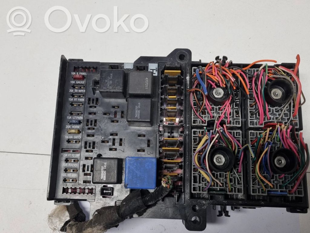 Chrysler Voyager Fuse box set 