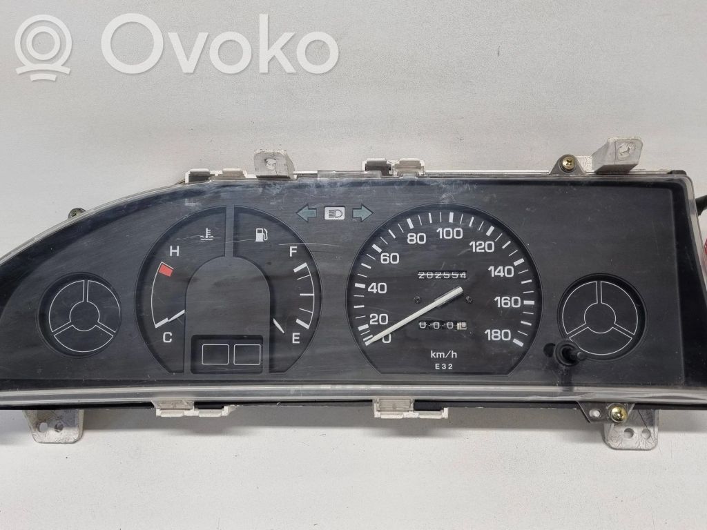 Toyota Corolla E90 Speedometer (instrument cluster) 