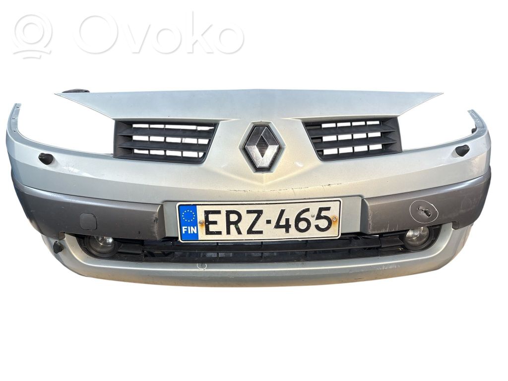 Renault Megane II Parachoques delantero 