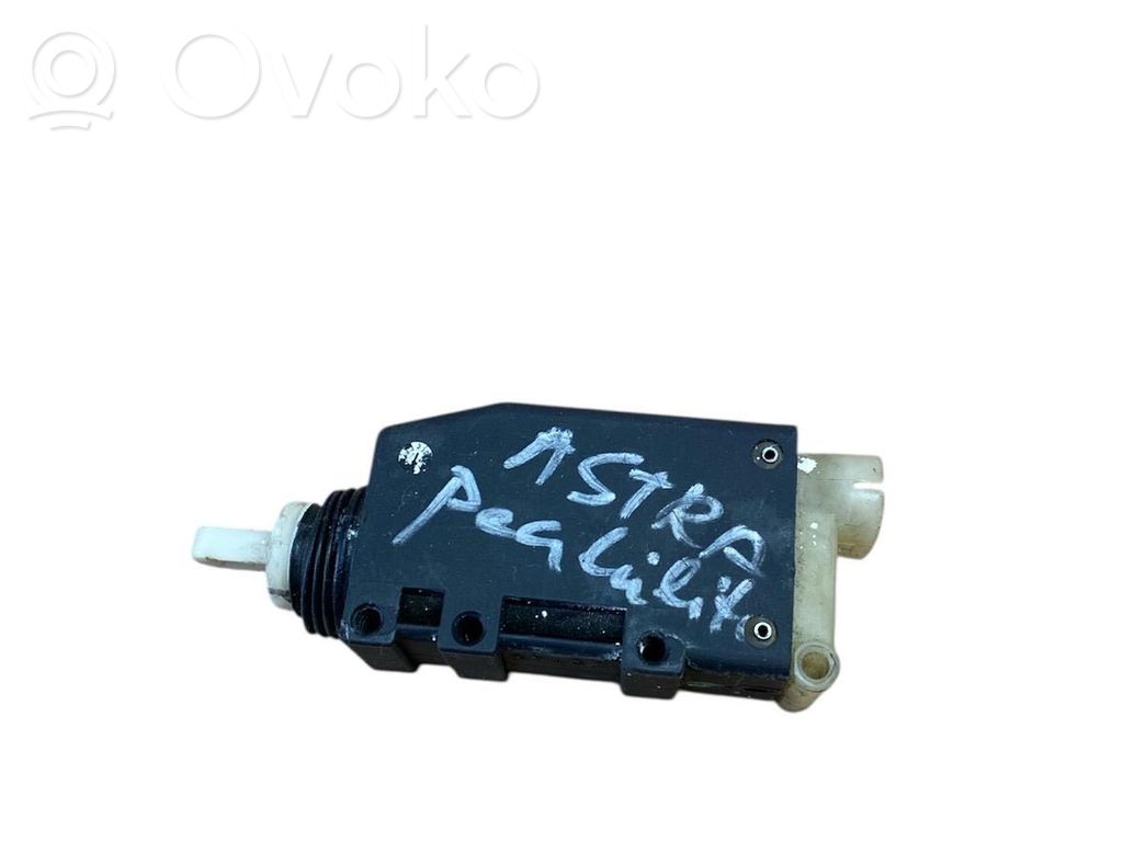 Opel Astra F Centrālās atslēgas motoriņš 