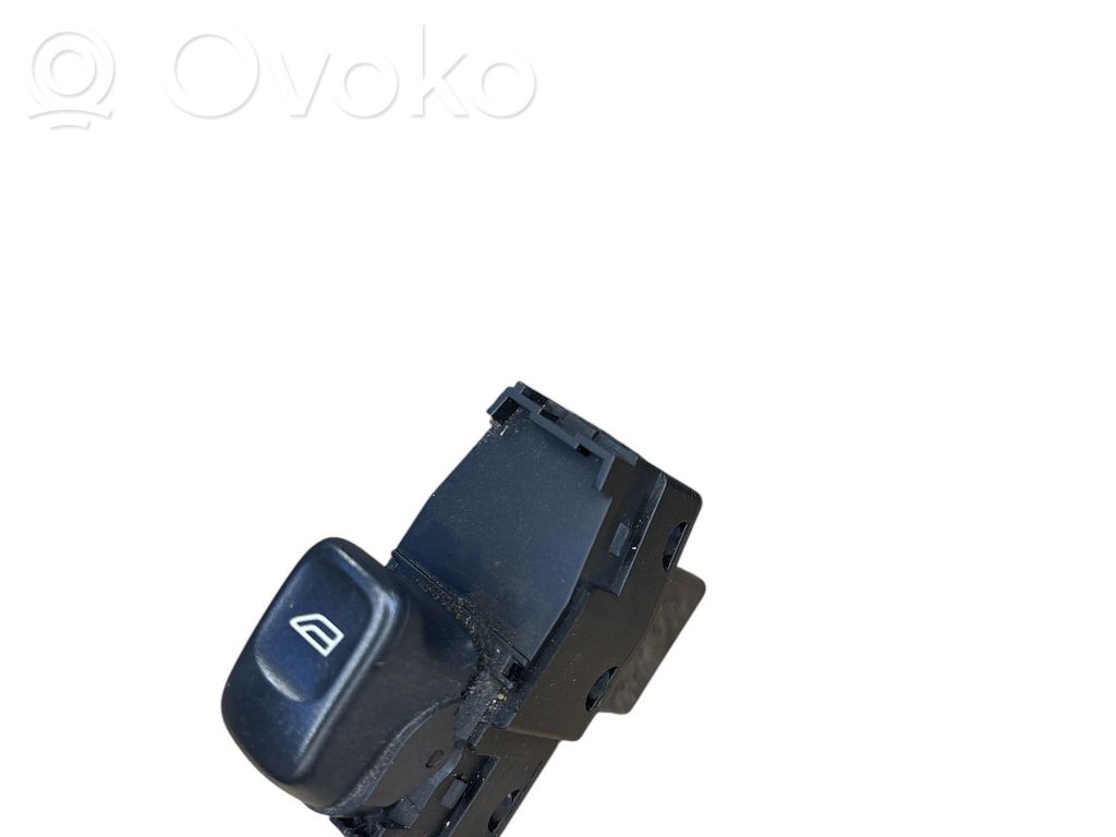Electric window control switch   30658696,03120700,5586N3RUA