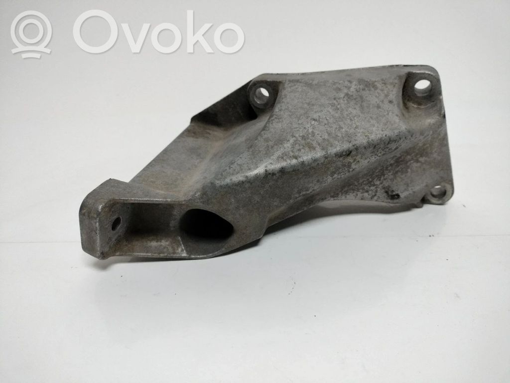 Engine mount bracket   8D0199307P