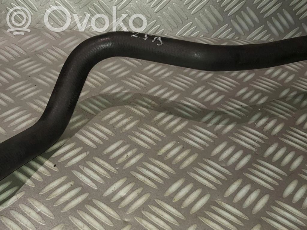 BMW 5 E60 E61 Moottorin vesijäähdytyksen putki/letku 