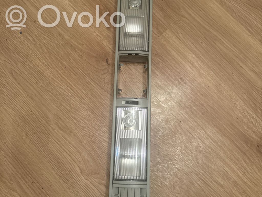 Volkswagen Multivan T5 Takaistuimen valo 